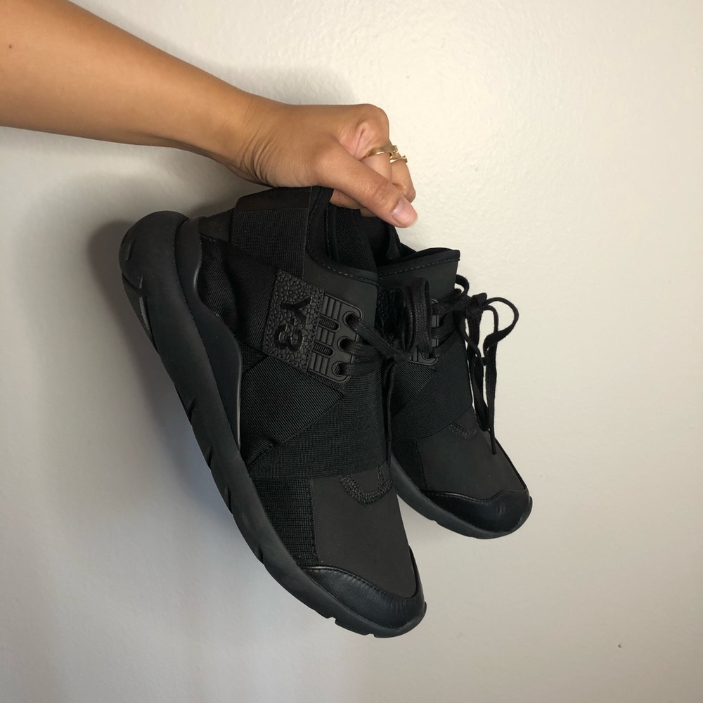 Y-3 Qasa